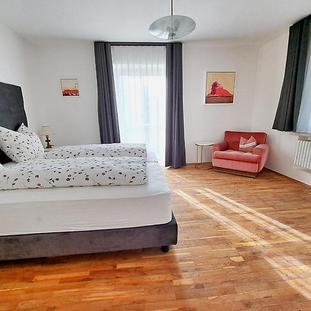 Cafe Rudi Living Bed & Breakfast Parcines Eksteriør bilde