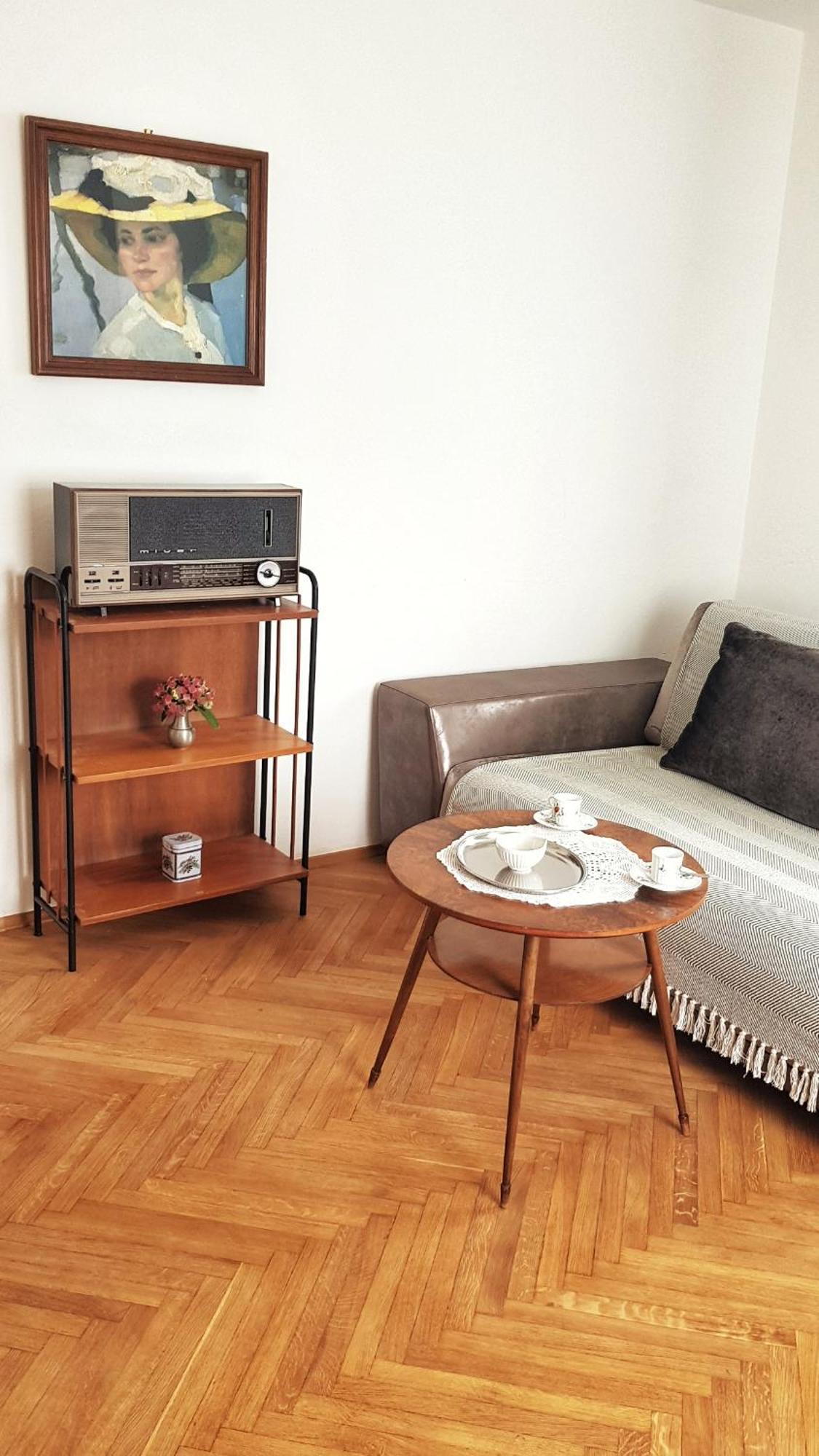 Cafe Rudi Living Bed & Breakfast Parcines Eksteriør bilde
